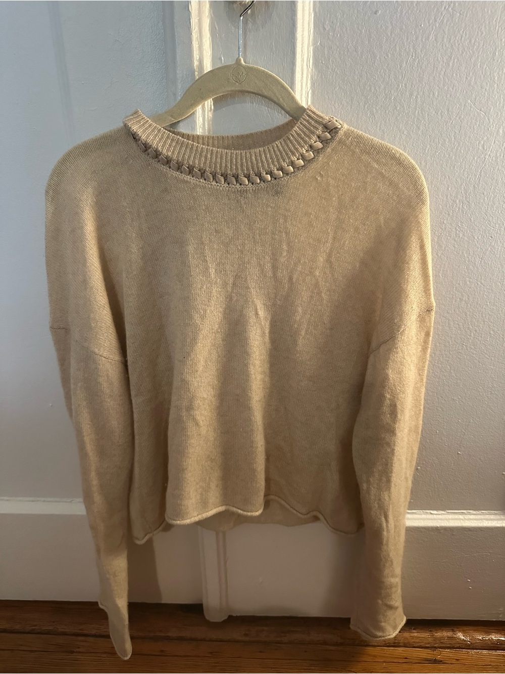 Theory Cashmere Cream Crewneck Sweater with Textured Neckline